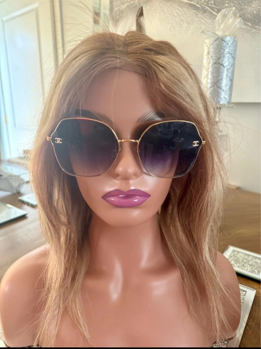Stylish Light Brown Women's Wig with Natural Waves synthetic hair